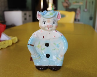 Vintage Enesco Prunella Pig Spoon Rest Designed by Lorraine Elam, Anthropomorphic Pig Spoon Rest, Kitschy Ceramic Happy Gay Pig Spoon Holder