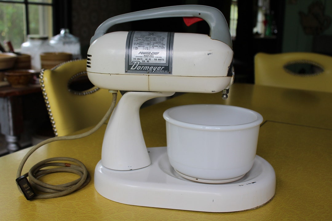 Working 1960's Dormeyer Electric Can Opener, Mid Century White Can Opener,  Small Kitchen Appliance 