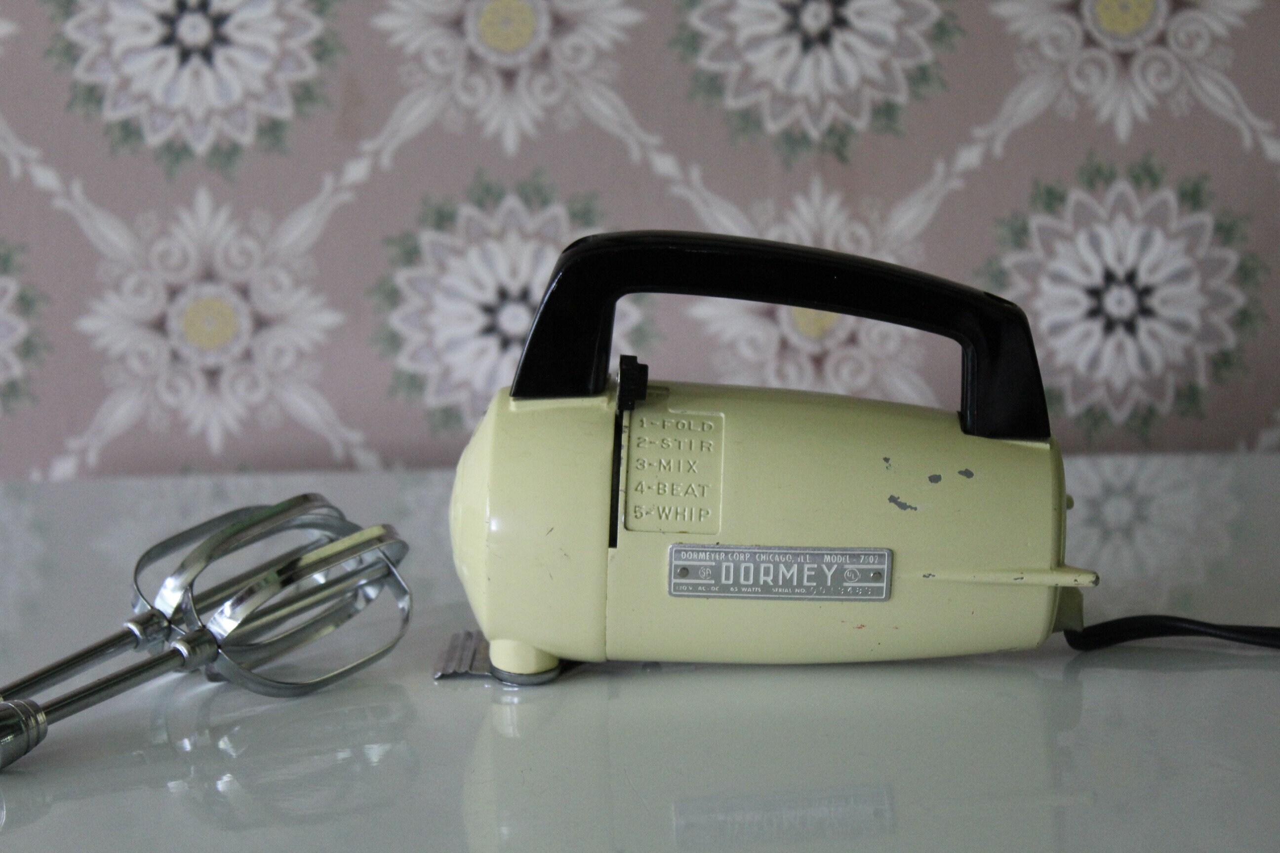 Vintage GE General Electric Atomic Avocado Green Hand Mixer Model