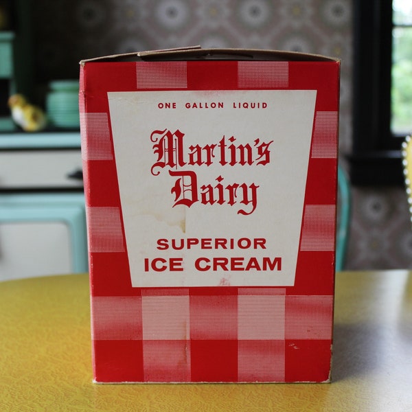 Empty 1960s Ice Cream Carton, Red & White Check Martin's Dairy Vanilla Ice Cream Carton, One Gallon Ice Cream Container, Retro Kitchen Prop