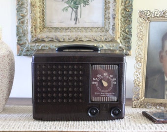 Antique Emerson Radio with Red Dial Face, Vintage Emerson Radio in Bakelite Case, 1940s Tabletop Tube Radio, Needs Repair or Display Only