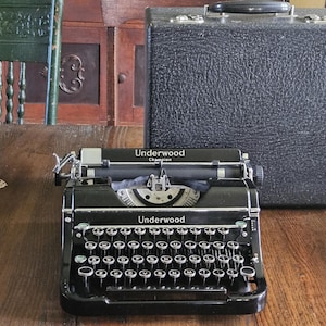 Vintage Shiny Black Underwood Champion Typewriter and Case, 1930s Underwood Typewriter, Glossy Black Typewriter with Nickel Circle Keys