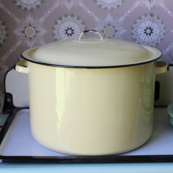 Vintage Yellow and Black Enamelware Stockpot, Large Yellow Enamelware Pot and Lid, Canning Pot, Big Soup Pot for Your Farmhouse Kitchen