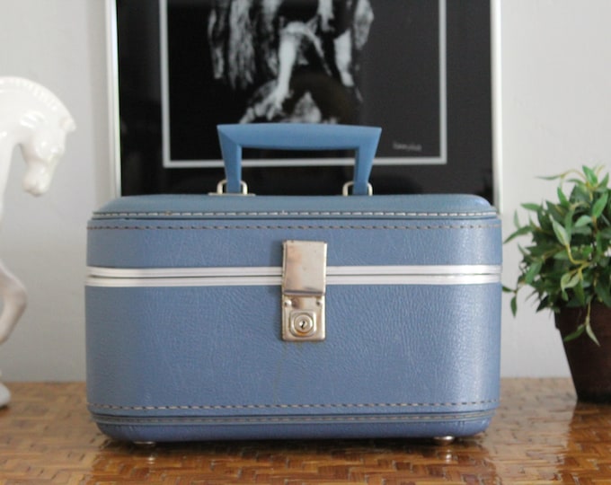 Vintage Blue Train Case, 1970s Cheney Train Case With Chrome, Made in