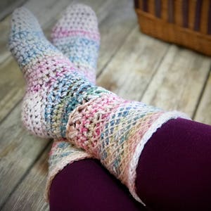 Booties Rainbow Fish Thick n' Quick Socks Crochet Pattern, Crochet Booties, Crochet Socks image 1