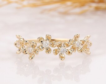 Floral Diamond Ring, Five Petal Design, 14k Solid Yellow Gold Wedding Ring, Elegant Women's Ring, Birthday Gift, Daily Ring, Promise Ring