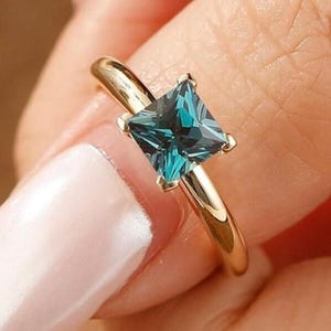 Juni Birthstone Ring, Princess Cut 1CT Alexandrit Ehering, Solitär Ring, 14k zweifarbiges Gold Verlobungsring, Versprechen Jubiläumsgeschenk