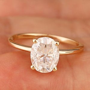 IGI CERTIFIED 2.0 Carat Oval CVD Diamond Engagement Ring, Oval Diamond Solitaire Ring, 14K Yellow Gold Ring, Lab Grown Diamond Bridal Ring