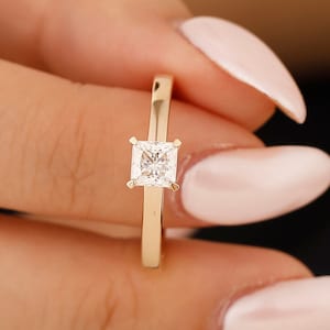 Eenvoudige Moissaniet-solitairering, prinsesgeslepen 0,5 CT geelgouden moissaniet-verlovingsring, ring jubileumbelofte, art-decoring dames