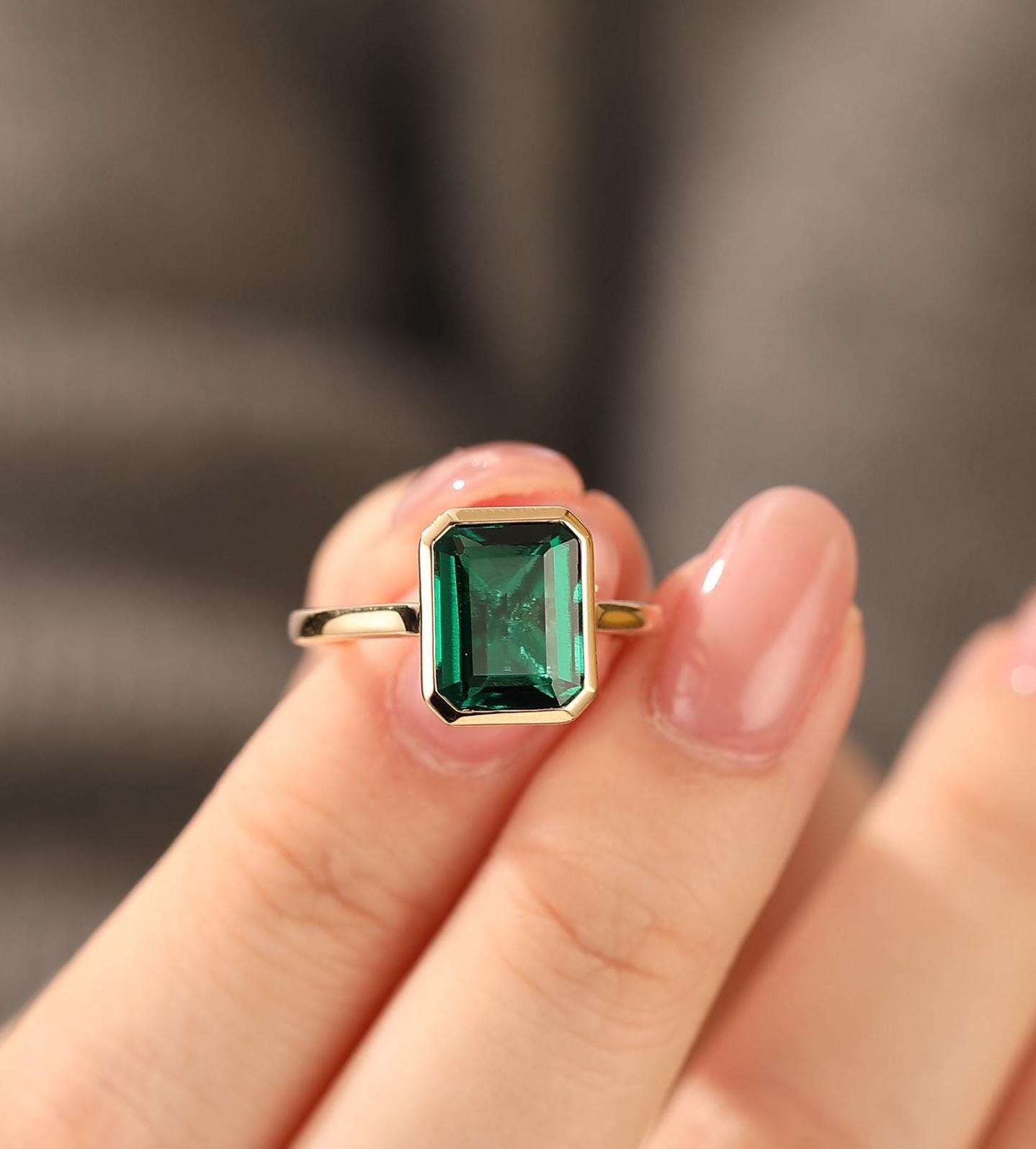 Emerald Ring Solid Gold, 8x10 mm Oval Emerald Green Ring, Bezel Birthstone Ring, Emerald Bezel Engagement Ring, Solitaire Ring Women
