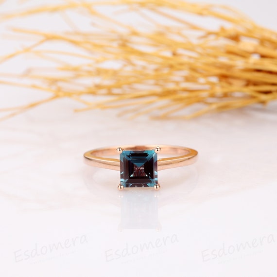 Claire's Exclusive 14kt Yellow Gold 3mm Lab Grown Alexandrite