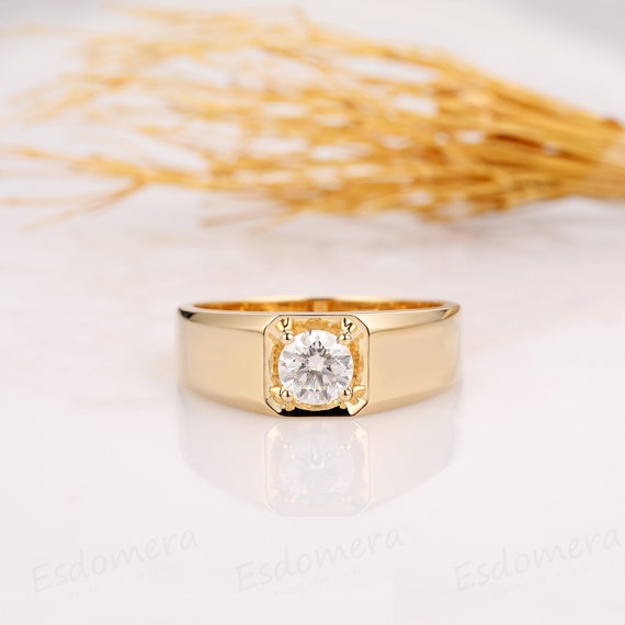 10k Solid Yellow Gold 4 mm Men's Wedding Band Ring Round Cut Diamond 0.3 CT 10k Solid Yellow Gold 4 mm Men's Wedding Band Ring Round Cut Diamond 0.3 CT