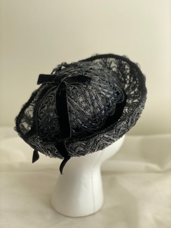 Vintage 1920s Black Lace Hat Women Formal Curved Rolled up  display picture 3