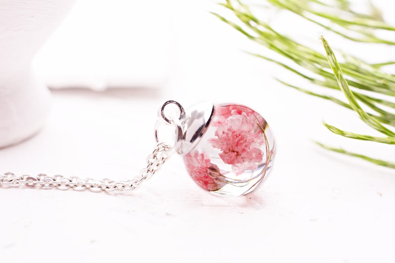 Resin necklace Nature necklace Botanical jewelry Birthday gift for her Real flower necklace Terrarium necklace with dried pink flowers
