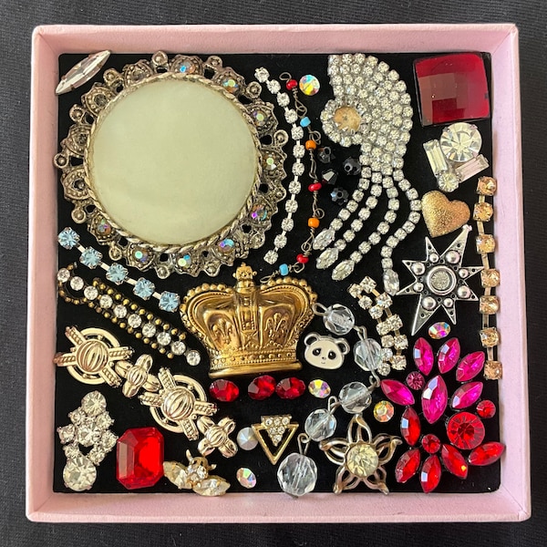 Lot#6 Broken Vintage/Retro Jewellery Rhinestones/3D Metal Crown/Odds and Ends DIY Jewellery Mixed Media Art Crafts