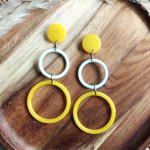 60s Style Resin Hoop Earrings: Yellow & White Statement Accessories