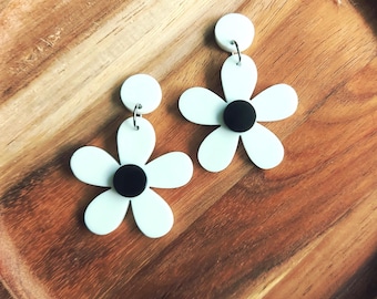 60s Style Daisy Earrings in White and Black, Mod Style Resin Jewellery by RosieMays