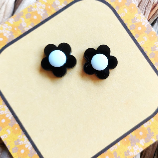 White Daisy Earrings Etsy