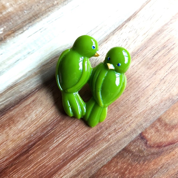 Bakelite inspired Lovebirds Brooch, 40s 50s Style Novelty Pin, Moss Green Bird Pin, Hand Painted Resin Jewelry.