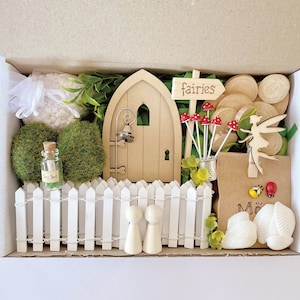 DIY Natural Fairy Door Box (white fence and pebbles)