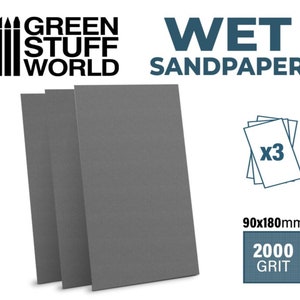 Peut inclure: Trois feuilles de papier abrasif humide gris, grain 2000, 90x180mm, de Green Stuff World.
