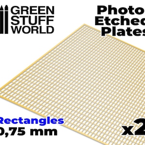 Puede incluir: Dos placas fotograbadas con un patrón de rejilla de rectángulos, cada uno de 0,75 mm de grosor. Las placas son de color dorado claro. El texto "Green Stuff World" y "Photo-Etched Plates" es visible.