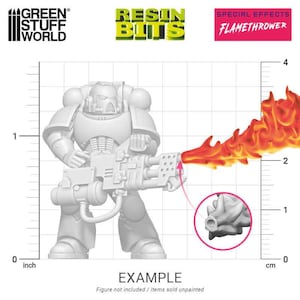 Peut inclure: Une miniature en plastique blanc d'un Space Marine tenant un lance-flammes avec un effet de flamme orange vif. Le lance-flammes mesure 10 cm de long. La miniature fait partie d'un ensemble de bits en r&eacute;sine pour effets sp&eacute;ciaux.