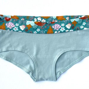Organic cotton ladies panties - no-rubber boxers - double folded stretch fabric in waist - regular waist heigh - Teal Bouquet