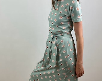 Organic cotton jersey dress with belt - teal green with flowers - summer midi dress - tshirt dress - soft and comfortable - GOTS cotton