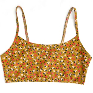 Sujetador tipo bralette suave de algodón orgánico Yellow Daisies con tirantes finos: sin aros ni relleno, solo un bonito y suave jersey orgánico.