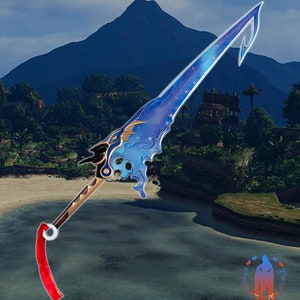 Könnte beinhalten: Ein Fantasy-Schwert mit einer blauen Klinge mit einem Sternennacht-Design. Der Griff ist braun und schwarz mit goldenen Akzenten, und ein rotes Band ist an der Basis befestigt. Das Schwert hat ein einzigartiges, gebogenes Design.