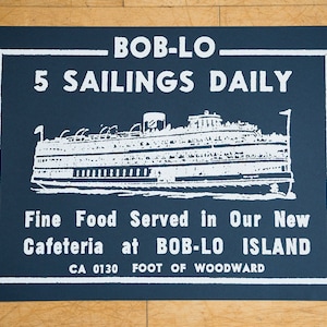 Boblo Island Siebdruckplakatdruck, Vintage-Werbung. 50cm x 62cm