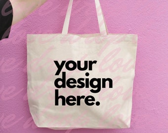 Mockup di grandi dimensioni di Canvas Tote, mock up di prodotti lifestyle da parete rosa
