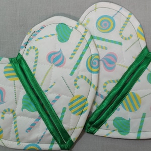 Pot holder, oven glove, heart