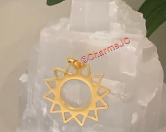 Gold Plated Stainless Steel 12-Point Star Pendant (32x30mm)