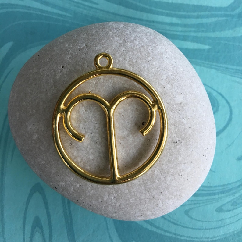 Aries Zodiac Signo oro chapado zinc a base aleación colgante Etsy