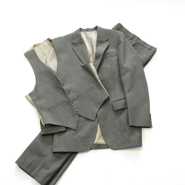 Mens Vintage 3 Pc Suit Gray Pinstripe Polyester Approx 38L