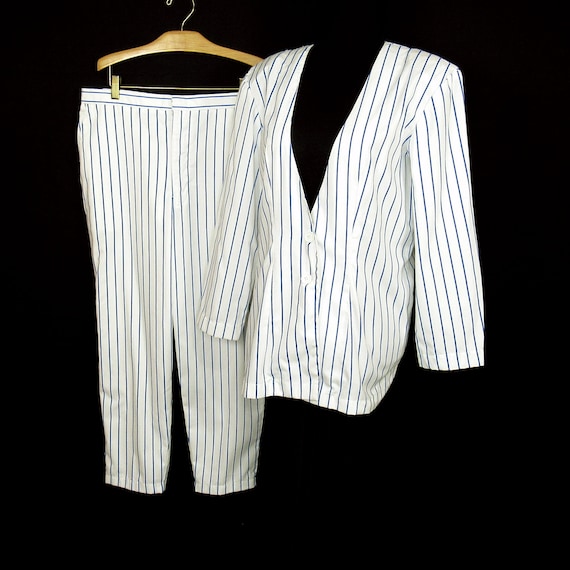 1980s Vintage Pinstripe Pant Suit White Cobalt Blu