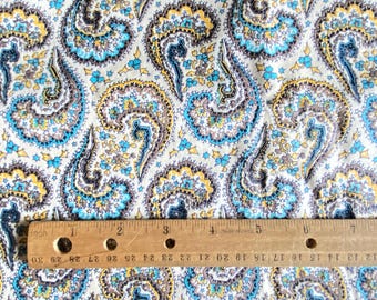 1960年代のモダンなパッチワーク、手縫いのキルティングと刺繍が施され