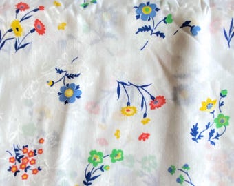 2 YD Vintage Novelty Floral Toss Apparel Fabric Cotton Poly