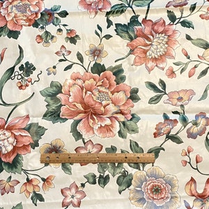 2.5 YD Large Print Floral Chintz Fabric Dusty Pink Vintage