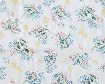1 YD Vintage Stylized Leaf Apparel Fabric Pastel Blue Cotton BLend