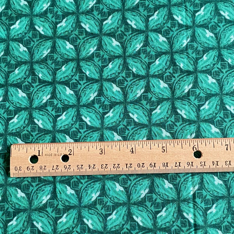 Vintage Geometric Fabric Green Quilting Cotton 34x41 Etsy