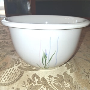 Corelle Coordinates Mixing Bowl White Stoneware Shadow Iris Round Shape 1QT