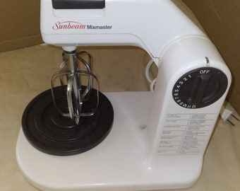 Sunbeam Mixmaster Stand Mixer IM-90, 12 Speed, Tested and Cleaned 3 Bowls