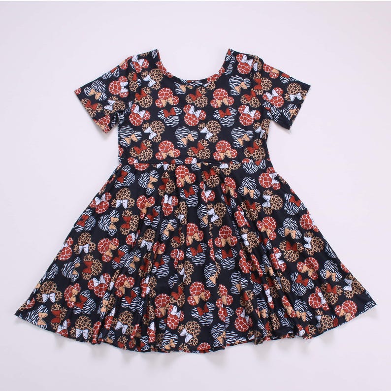 Vestido Animal Kingdom Disney Minnie Mouse Safari Mamá e hija leopardo cebra jirafa BOLSILLOS Listo para enviar para niños, adultos talla regular y tallas grandes imagen 6