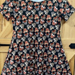 Vestido Animal Kingdom Disney Minnie Mouse Safari Mamá e hija leopardo cebra jirafa BOLSILLOS Listo para enviar para niños, adultos talla regular y tallas grandes imagen 3