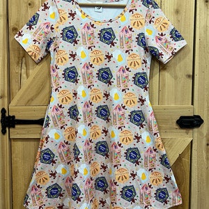 Honeydukes Butterbeer Chocolate frogs Wizard house HP print dress. Universal Studios dress for women with pockets regular and plus size