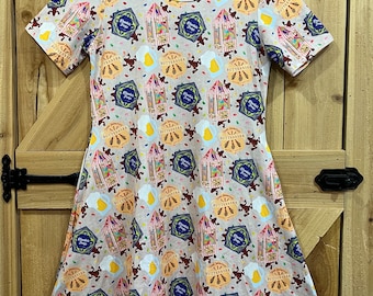 Honeydukes Butterbeer Chocolate frogs Wizard house HP print dress. Universal Studios dress for women with pockets regular and plus size