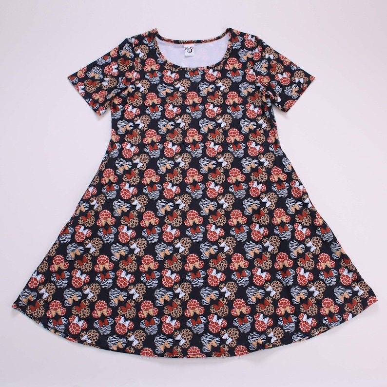 Vestido Animal Kingdom Disney Minnie Mouse Safari Mamá e hija leopardo cebra jirafa BOLSILLOS Listo para enviar para niños, adultos talla regular y tallas grandes imagen 7
